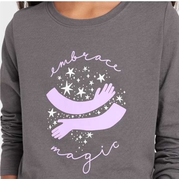 NWT Girls' 'Embrace Magic' Long Sleeve Graphic T-shirt - Picture 1 of 3